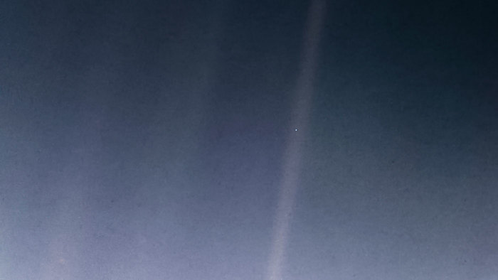 Pale blue dot - Earth.  Photo: NASA / JPL-Caltech
