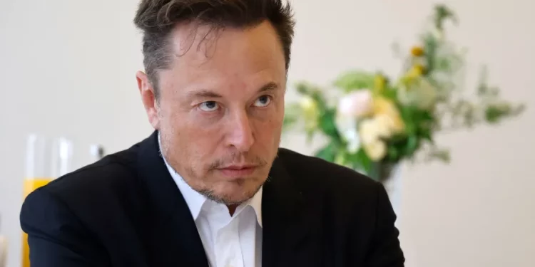 Elon Musk tweeting